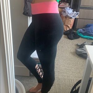 🛍PINK Yoga pants, cute criss cross on legs!